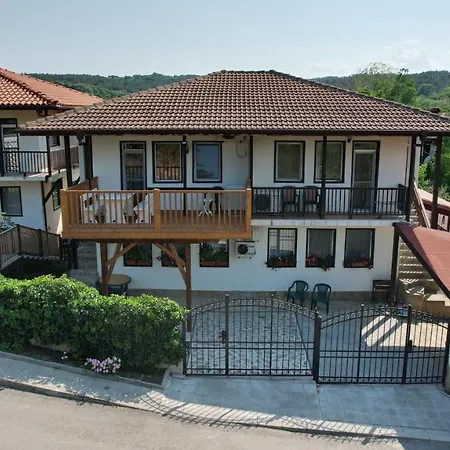 Nikol Apartmán *